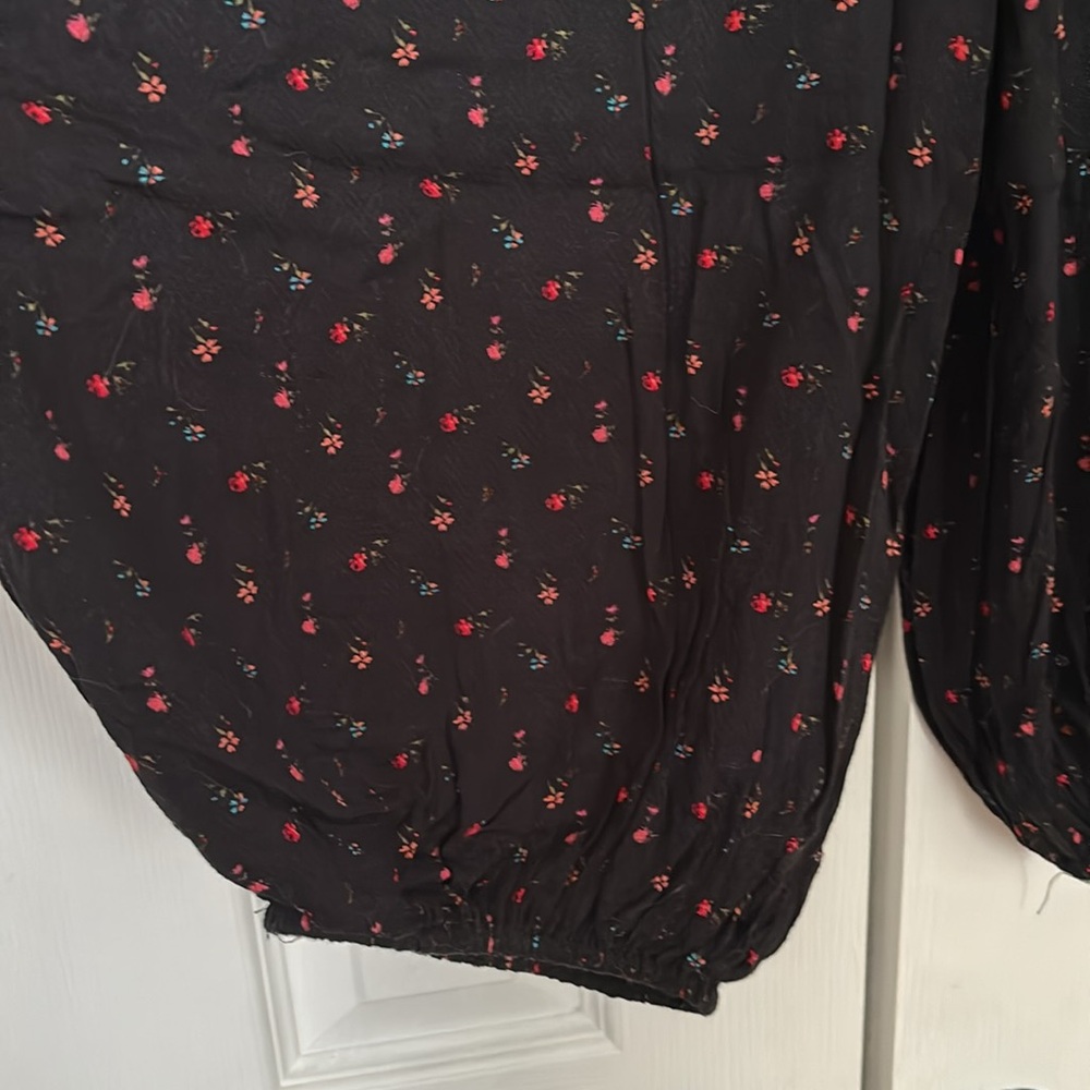 Cropped Balloon Pants - Picture 2 of 3